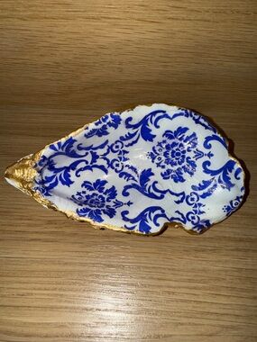 Handmade Decorative Blue & White Damask Oyster Shell Gold Trim- Ring Trinket
